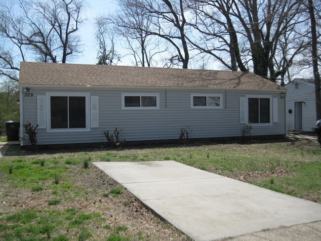Building Photo - 327/329 Woodview Ave Unit 327
