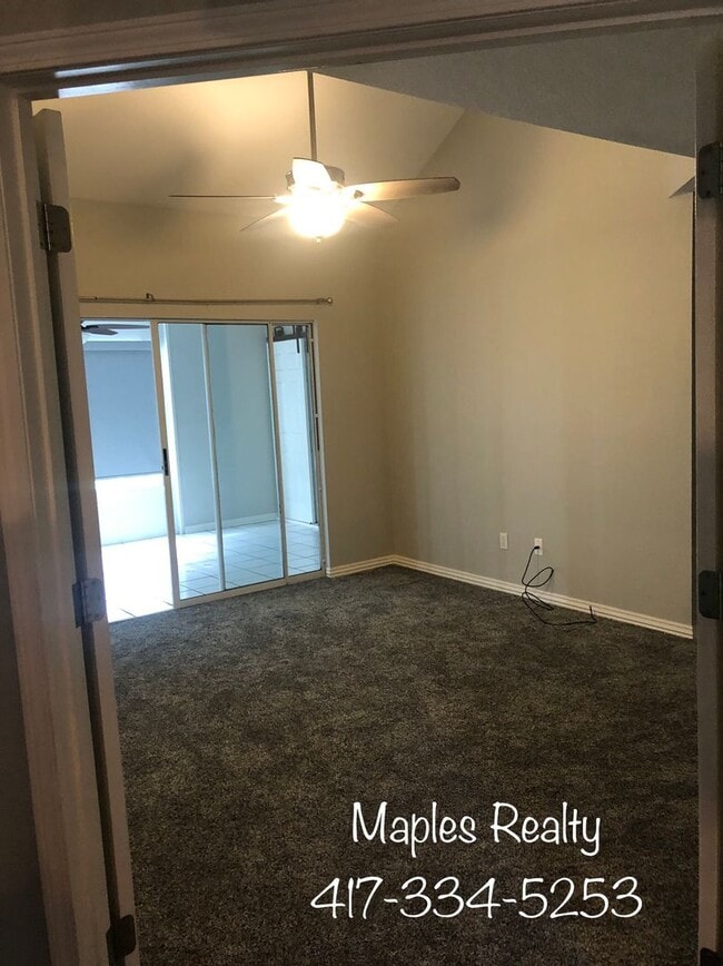 Building Photo - 3 bed/3bath PENTHOUSE condo in Branson, MO