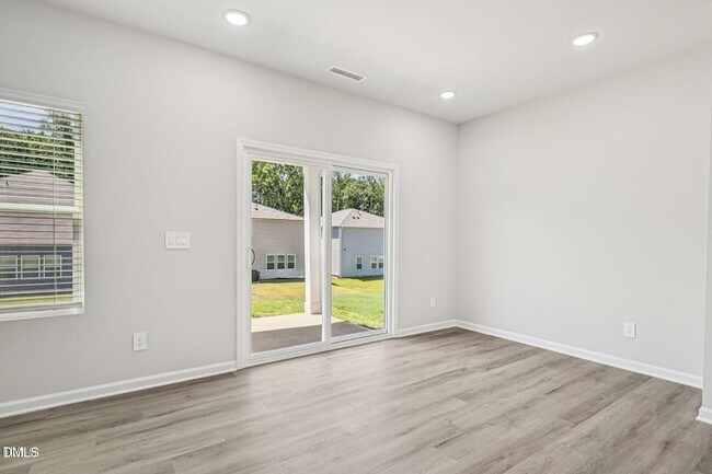 Photo - 721 Deschutes Dr