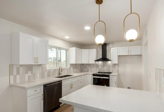 Building Photo - 3939 W Harmont Dr