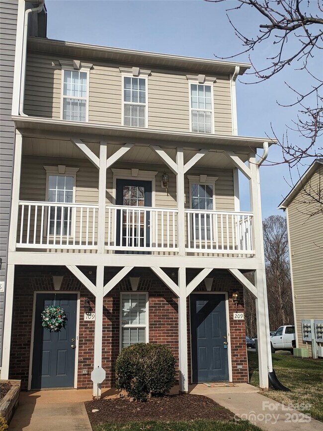 Building Photo - 113 Steam Engine Dr Unit 209