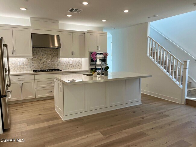 Photo - 779 Edward Scholle Dr