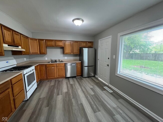 Photo - 223 Highwood Dr