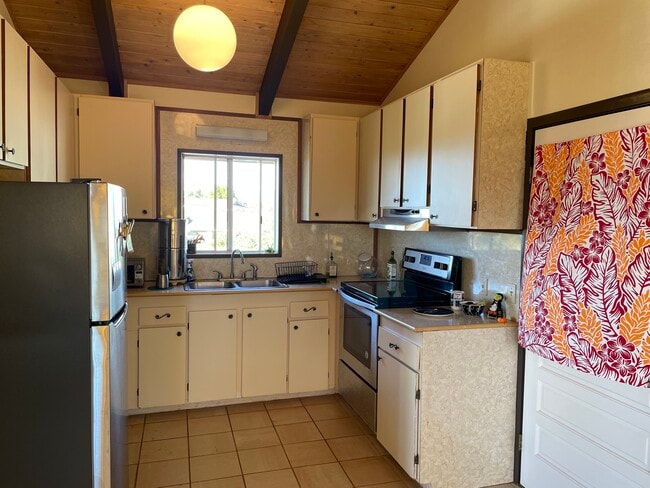 Photo - 115 Mahola St Unidad A