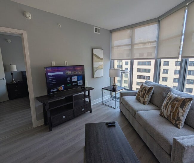 Photo - 8001 Woodmont Ave Unidad ID1271714P