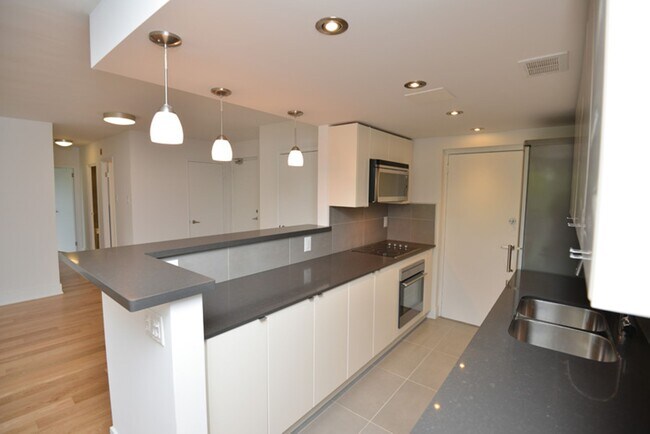 36 Castle Frank Rd