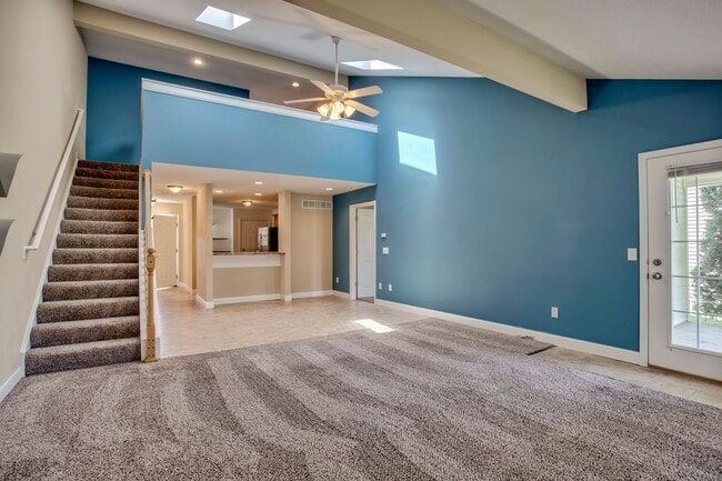 Building Photo - Beautiful Prairie Fields Townhouse — 3 Bed / 2.5 Bath + Loft