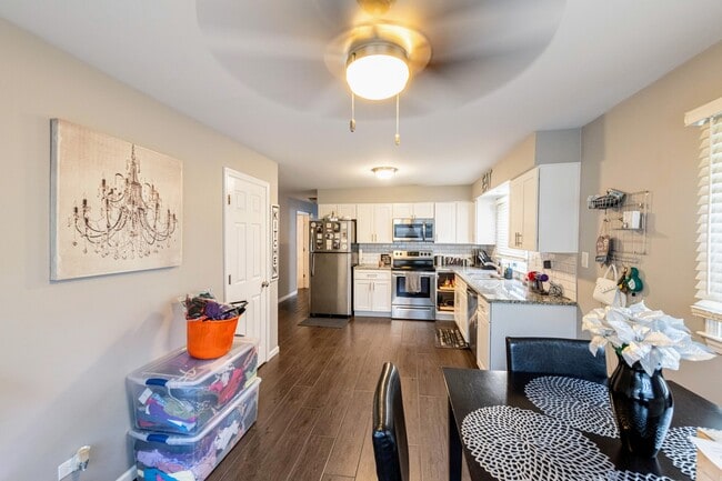 Photo - 4911 Spencer Ave Unidad 1