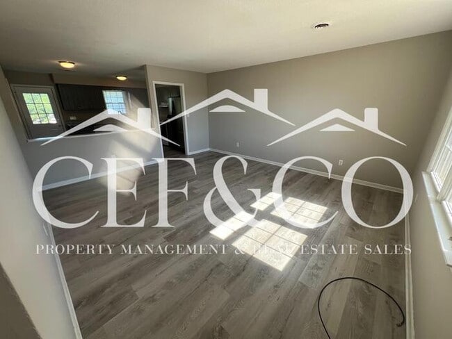 Photo - Conveniently located 2 bedroom 1 bathroom duplex now available!