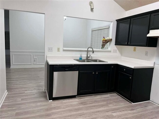 Photo - 2400 Miller Oaks Cir