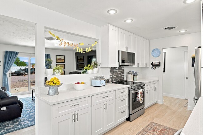 Photo - 609 Sierra Ln
