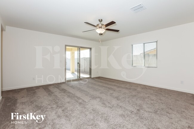 Photo - 967 W 20th St