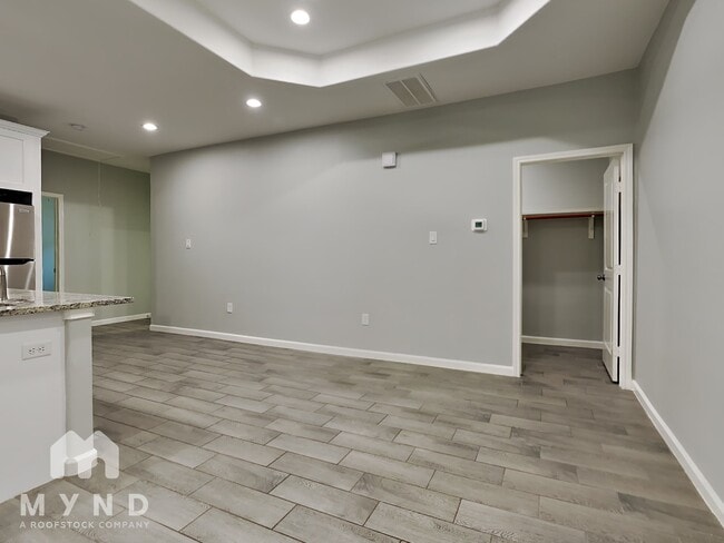 Photo - 16919 Balmoral St