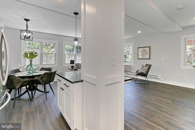 Photo - 3215 Ravensworth Pl