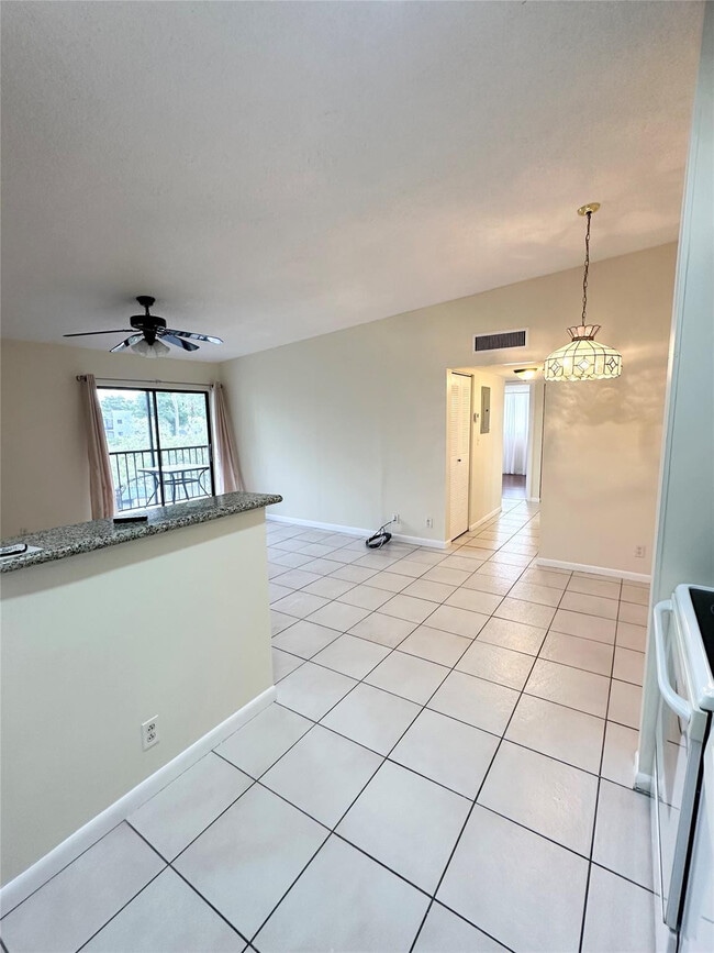 Photo - 15484 Lakes of Delray Blvd Unidad 201