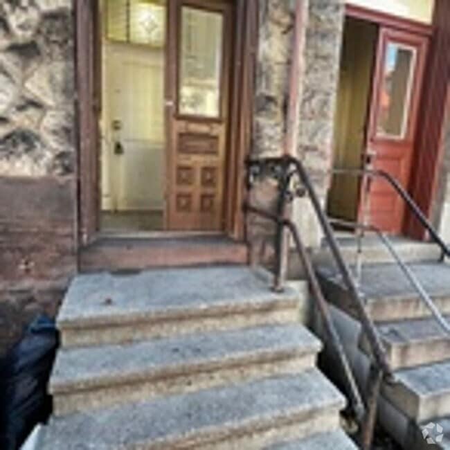 Building Photo - 137 S 9th St Unit 1 Rental
