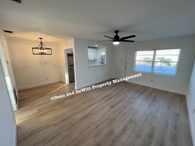 Photo - 2 Bed/1 Bath - Unit 8