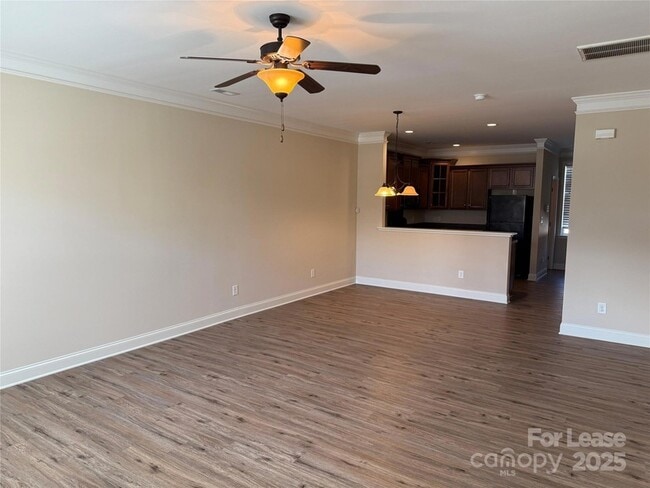 Photo - 371 Beacon St NW