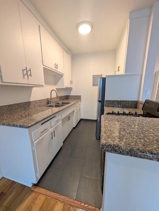 1328 Gordon St Unit 7