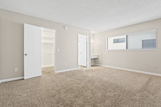 Photo - Dickens Gardens