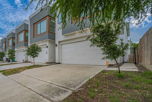 Photo - 3510 Hadley St