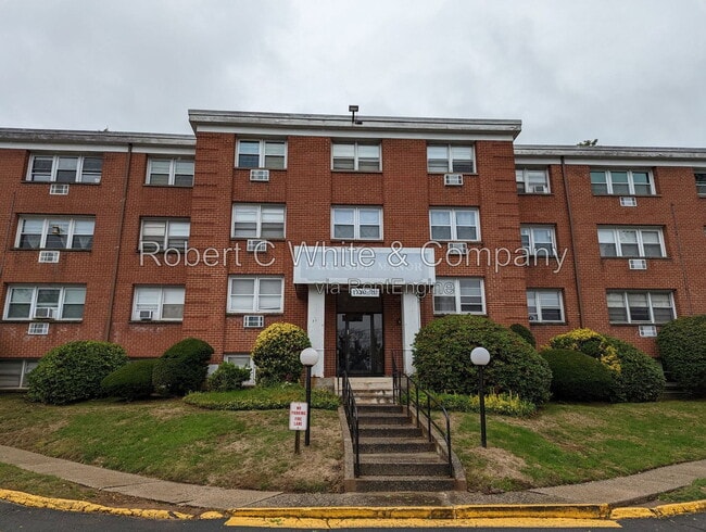 Building Photo - 1730 State St Unit Apartment 408