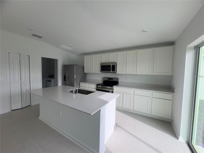 Photo - 3011 Totem Rd