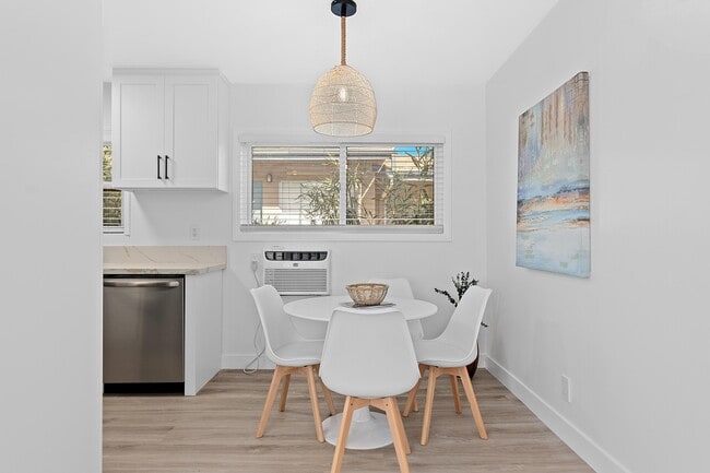 Photo - 11627 Mayfield Ave Unit 9