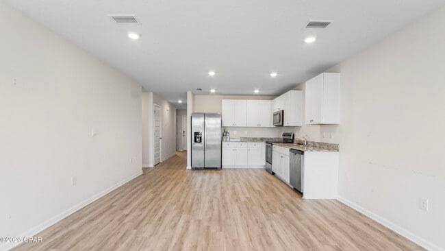 Photo - 7208 Madison Sq Dr