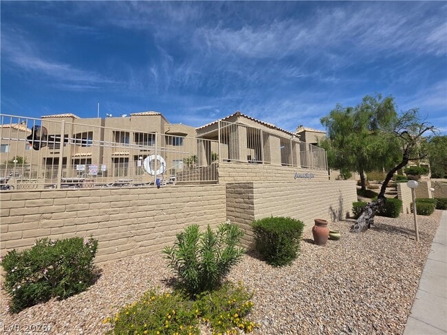 Photo - 2200 Highpointe Dr Unit 201