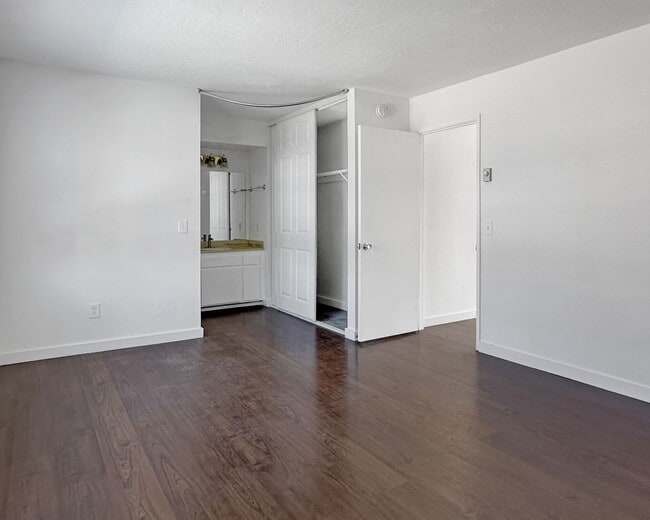 Photo - One Bedroom in Pacific Beach!! Unit O