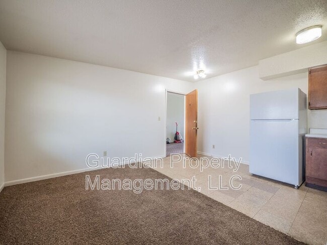 Photo - 1115 N College Dr