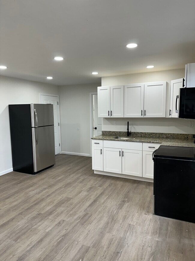 Photo - 536 Beech St Unit 2