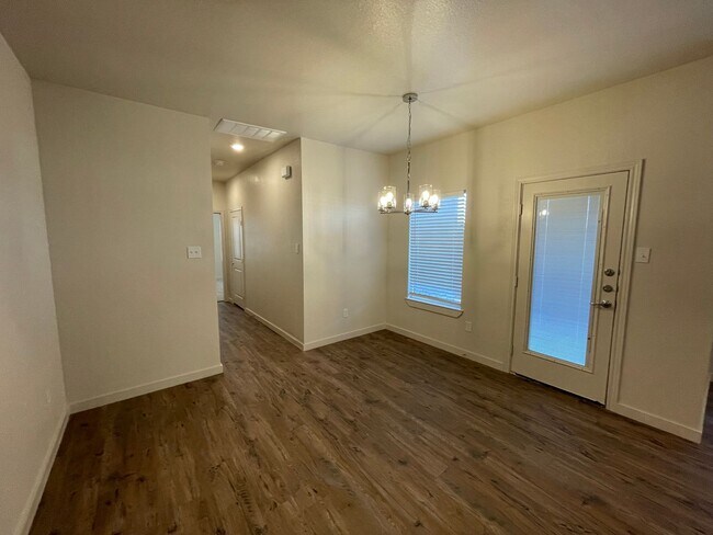 Photo - Luxury Townhome in Abbey Glen Community!