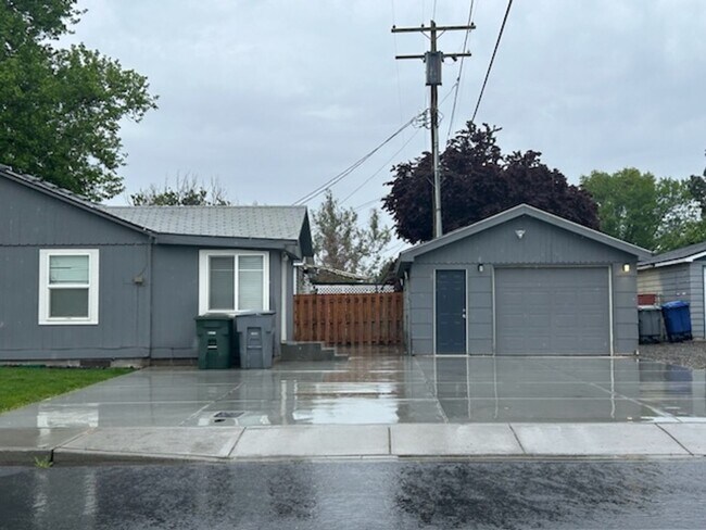 Photo - Charming 3 Bedroom, 1 Bath w/Garage