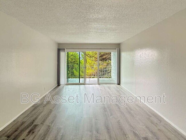 944 Fletcher Ln Unit 11