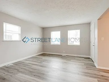 Photo - 2932 Lasalle St