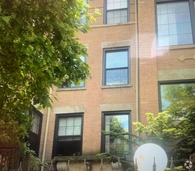 Building Photo - 1363 E 64th St Rental