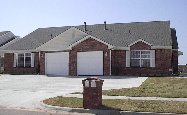 Photo - 2508-2510 Leeds Ln Unit 2510 Leeds Ln Norman, OK 73071