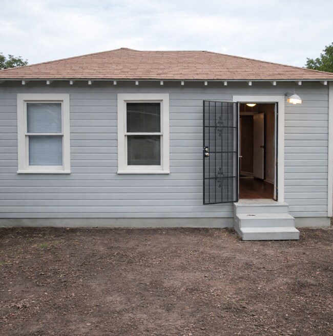932 Poinsettia St Unidad 1