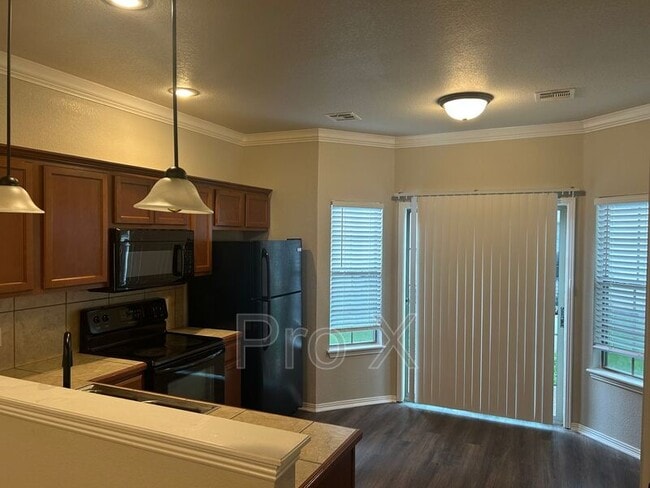 Photo - 2670 N Valencia Ave Unit 2670 N Valencia Ave #3