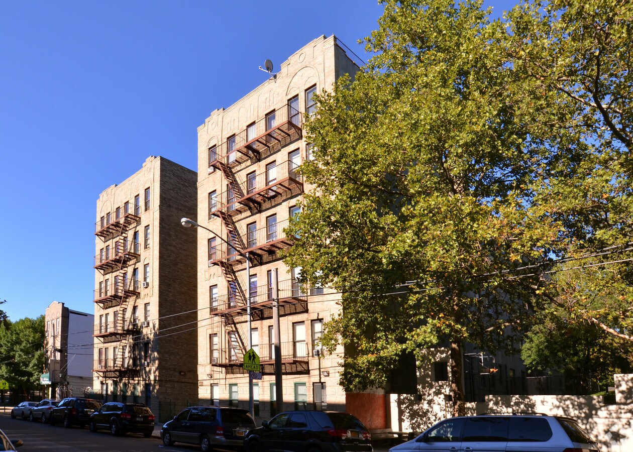 455 Jackson Ave - 455 Jackson Ave