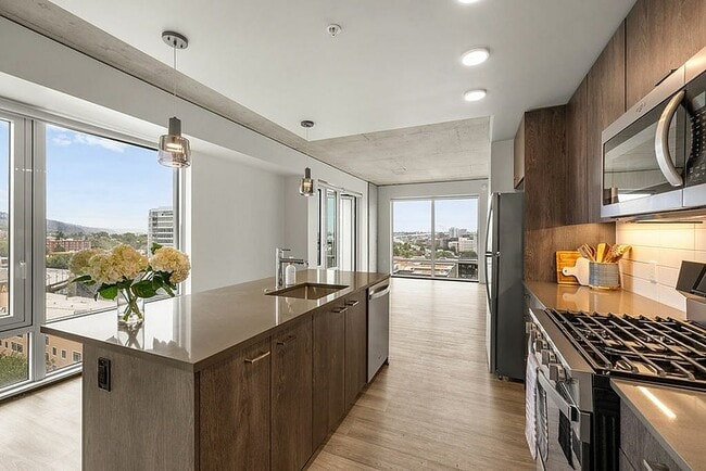 Building Photo - Byline Rental