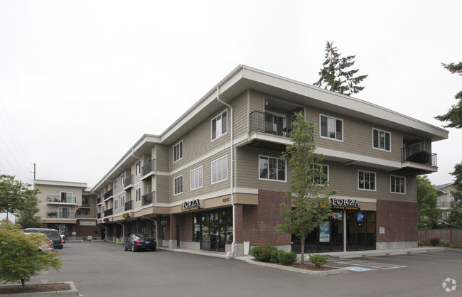 Building Photo - 10240 BG Town Centre Village Rental