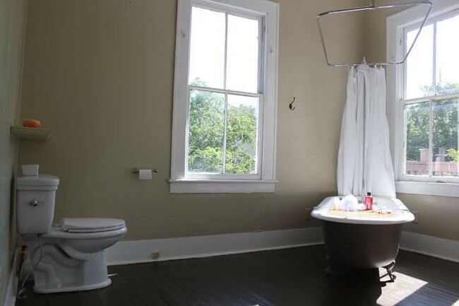 Photo - 203-202 W 35th St Unidad Upper