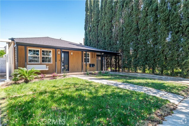 Building Photo - 1330 N Lincoln St Rental