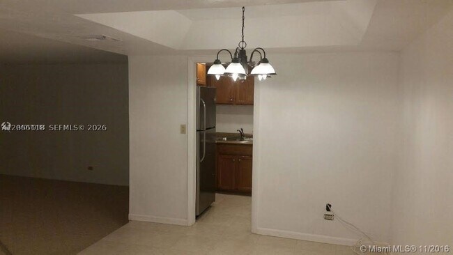 3670 Inverrary Dr Unit 1U
