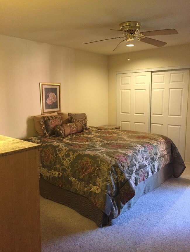 Building Photo - 12222 N Paradise Vlg Pkwy S Unit Apt 231