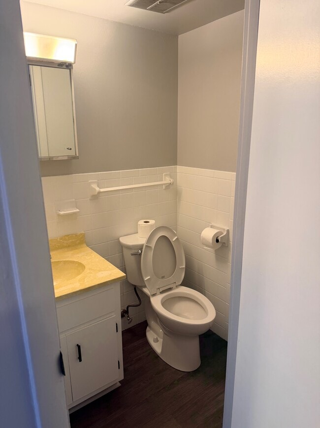 Building Photo - 2538 Red Coach Dr Unit C