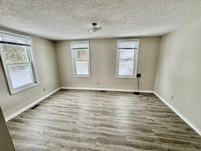 Photo - 30556 Lanan Rd